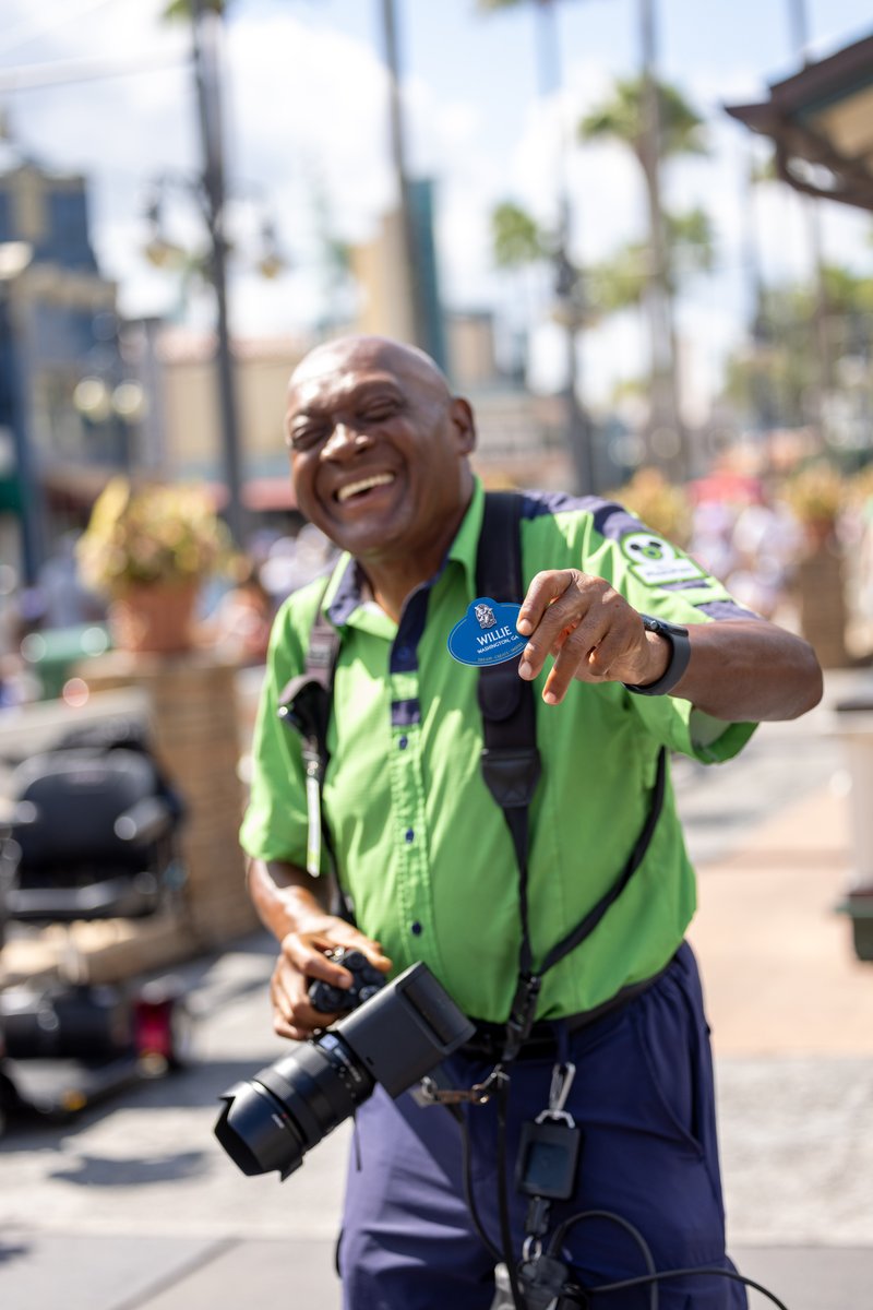 DisneyParks's tweet photo. The most complimented Cast Member at Walt Disney World is now a recipient of the Walt Disney Legacy Award ✨ https://t.co/uY1qP3YnVM https://t.co/EVik5pkOGV