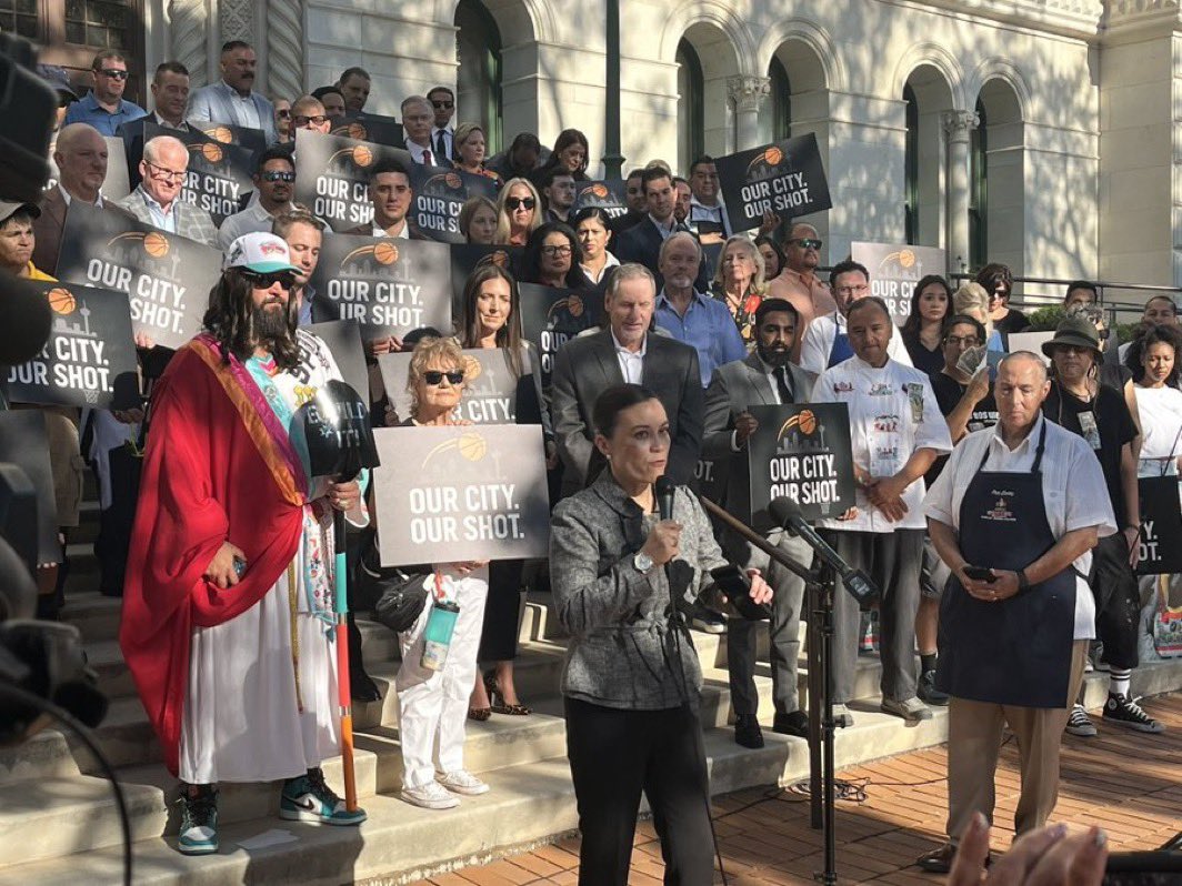 AJ Flores 🫎🌵 (@agapitoflores) on Twitter photo Here is Mayor <a href="/GinaOrtizJones/">Gina Ortiz Jones</a> showing her support for #ProjectMarvel. Today she admitted she was wrong and has flipped her vote to Yes for Project Marvel. She apologized several times to SSE during her speech today and thanked them for their $2.1 billion dollars.
#Parody Here is Mayor <a href="/GinaOrtizJones/">Gina Ortiz Jones</a> showing her support for #ProjectMarvel. Today she admitted she was wrong and has flipped her vote to Yes for Project Marvel. She apologized several times to SSE during her speech today and thanked them for their $2.1 billion dollars.
#Parody
