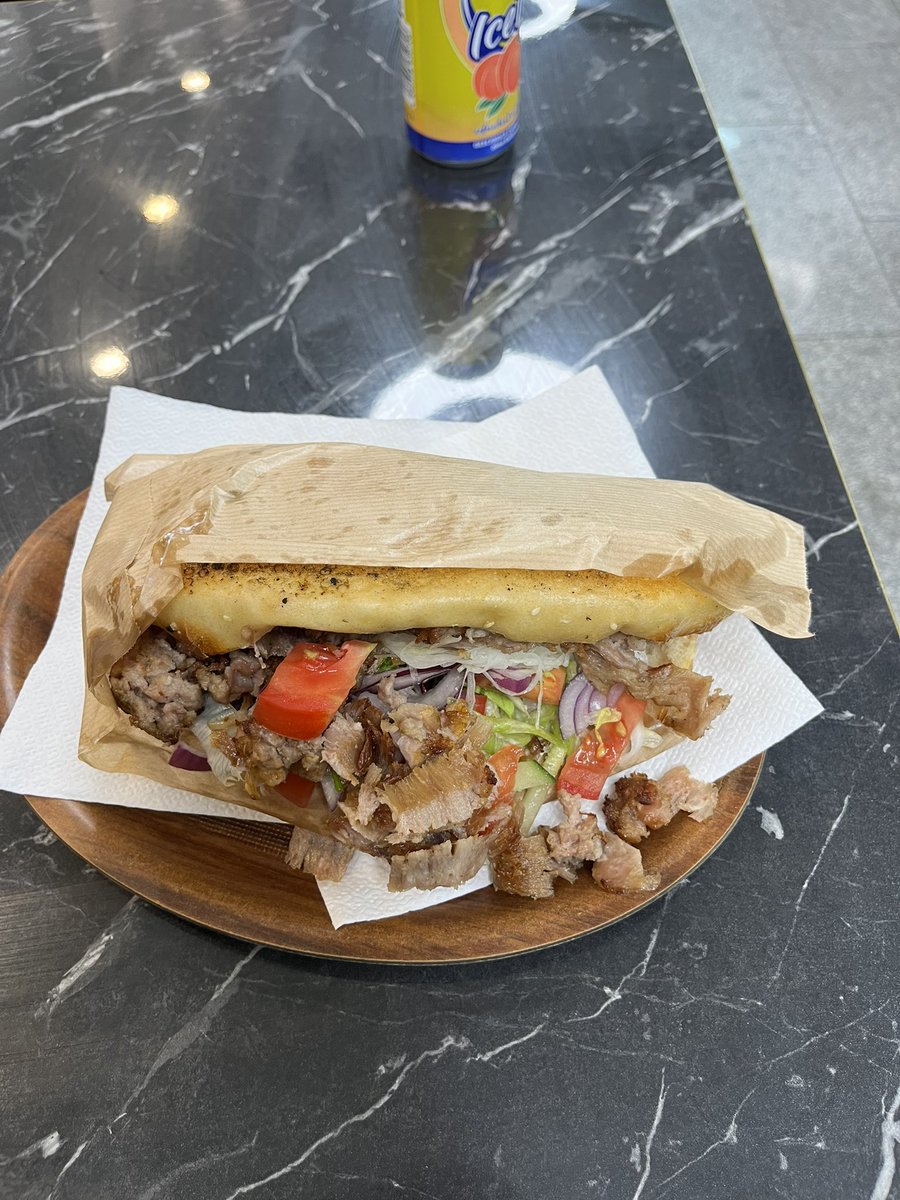 kayo_ttv's tweet photo. I arrived in Cologne and ended the day with this nice classic 🥙 
It was good and plenty, for €12 a full meal is not bad 😋
This place was far from my hotel and explains partially my step count for today 😅 But well worth it and I saw a bit of Cologne as well 👌 https://t.co/QEjtob9PpM