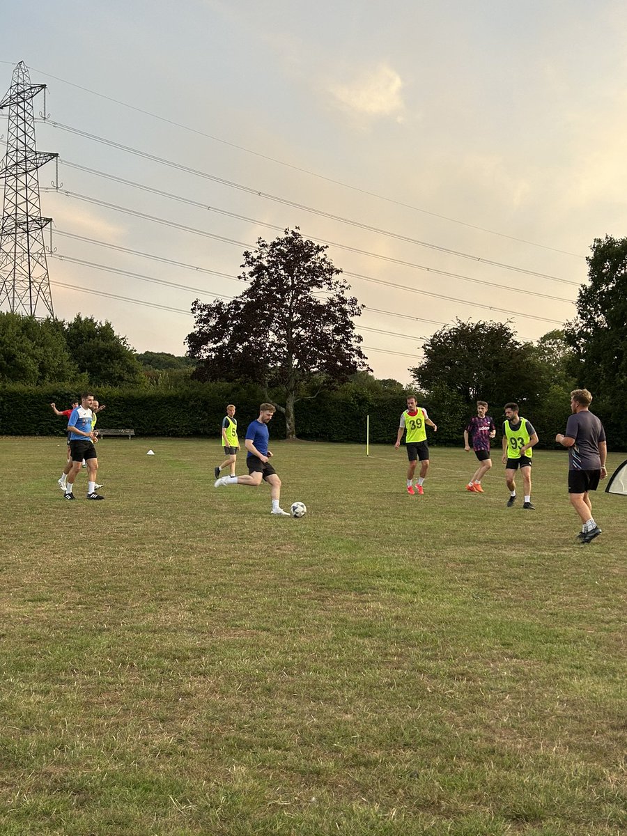 WickhamSaturday's tweet photo. Another pre season training tonight #wickhamsaturdays https://t.co/IuUrTUStmG