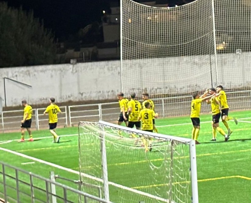 Goooooooooooollllll de Álvaro Jandra minuto 80

CD Vilches 1-2 BEGÍJAR CF 

#50AñosDeHistoria Beg

💛🖤