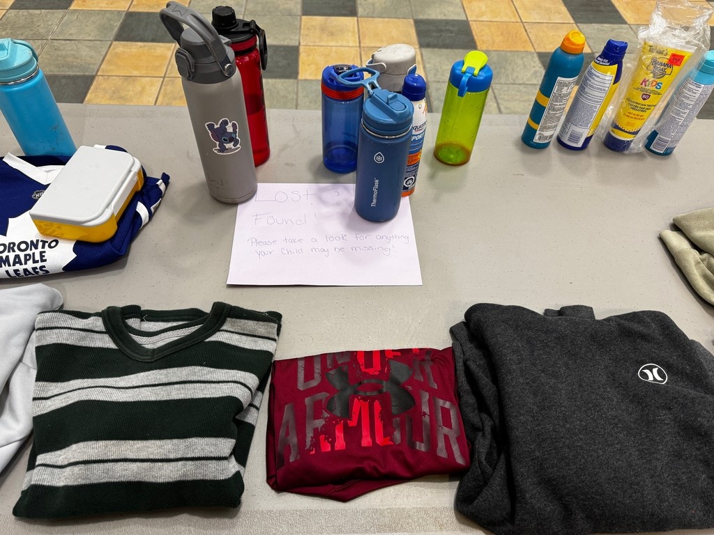 DCMMCC_Cumb's tweet photo. LOST &amp; FOUND ALERT! 🔎
We’ve collected a few items around the rink/community centre — could one of them be yours?

Stop by the front desk during regular hours to claim your items.

#DCMMCC #LostAndFound #CommunityCentre #CumberlandRec https://t.co/4NfwfI35Pt