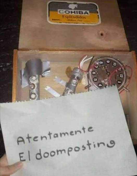 thorvoft57298's tweet photo. Esto es una giga-pendejadota y dudo que realmente alguien se haya tomado en serio esto, realmente no me importa si le mandan bombas o sicarios con photoshop a un nazi, yo no me pondré a llorar por eso y es ridículo que usen esto para victimizarlo https://t.co/oHFh6SJBFa https://t.co/oWdX0JwJd6
