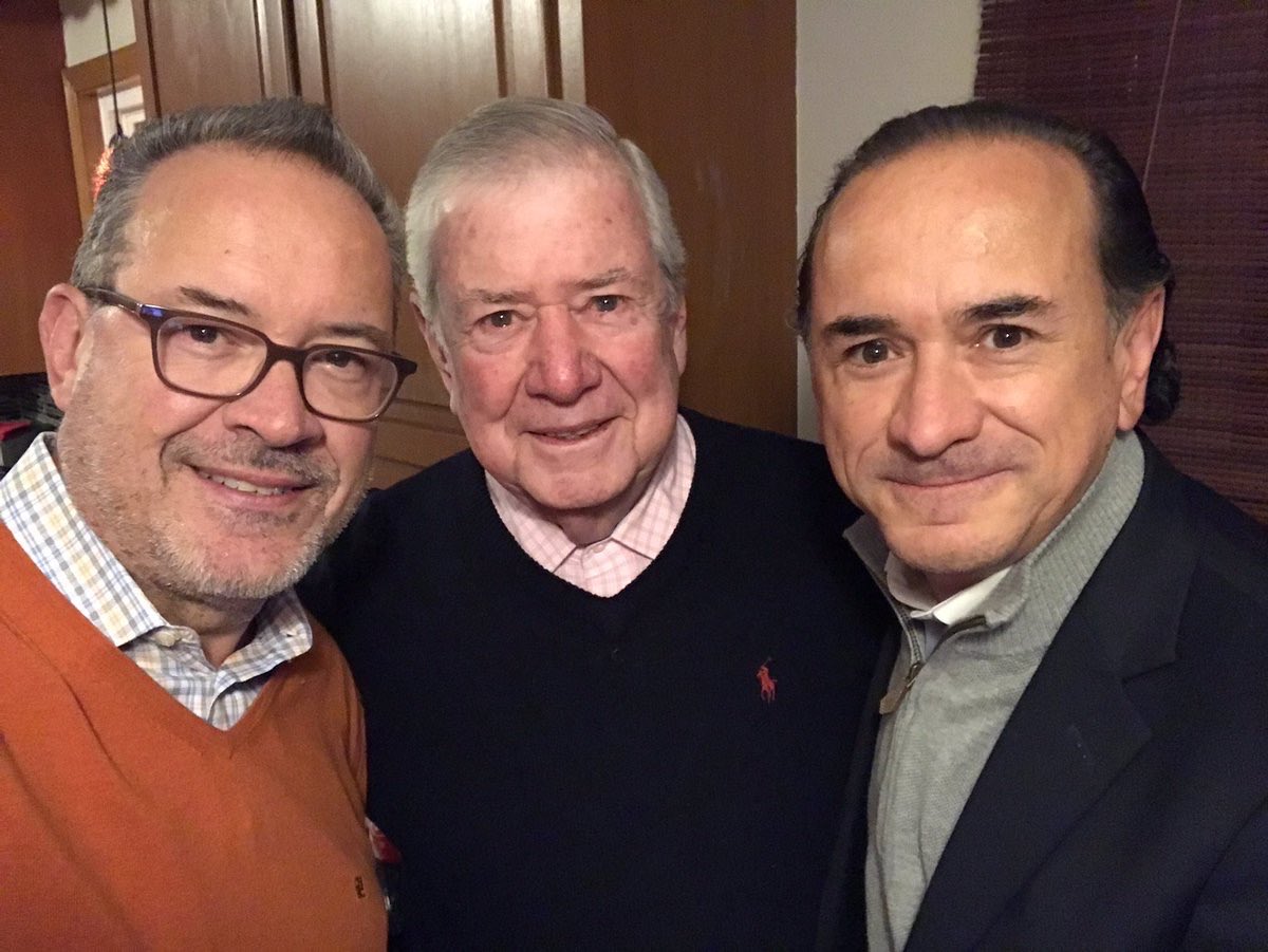 LuisAlfredoAlvarez®️ (@luisalvarez_1) on Twitter photo Miércoles en familia Giants vs Padres por ESPNy no es casualidad celebrar hoy el cumpleaños de un “Padre Gigante” Alfonso Alvarez Gallardo. Hoy vamos con mi hermano <a href="/FerAlvarez/">Fernando Álvarez</a> Miércoles en familia Giants vs Padres por ESPNy no es casualidad celebrar hoy el cumpleaños de un “Padre Gigante” Alfonso Alvarez Gallardo. Hoy vamos con mi hermano <a href="/FerAlvarez/">Fernando Álvarez</a>