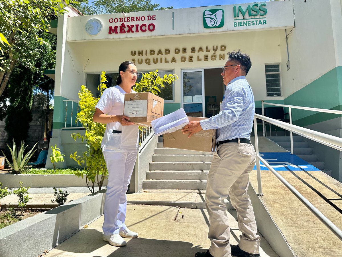salomonj's tweet photo. CON LAS RUTAS DE LA SALUD, ABASTECEMOS DE MEDICAMENTOS A TODAS LAS UNIDADES DE SALUD DEL ESTADO 

Me da gusto anunciar que los vehículos de las #RutasDeLaSalud han dado continuidad al abastecimiento de las Unidades Médicas de primer nivel del @IMSS_Bienestar del estado. En la #PrimaveraOaxaqueña, la salud es una prioridad, y por eso sumamos esfuerzos con el @GobiernoMX para que todas las comunidades tengan acceso a atención médica gratuita, digna y de calidad.