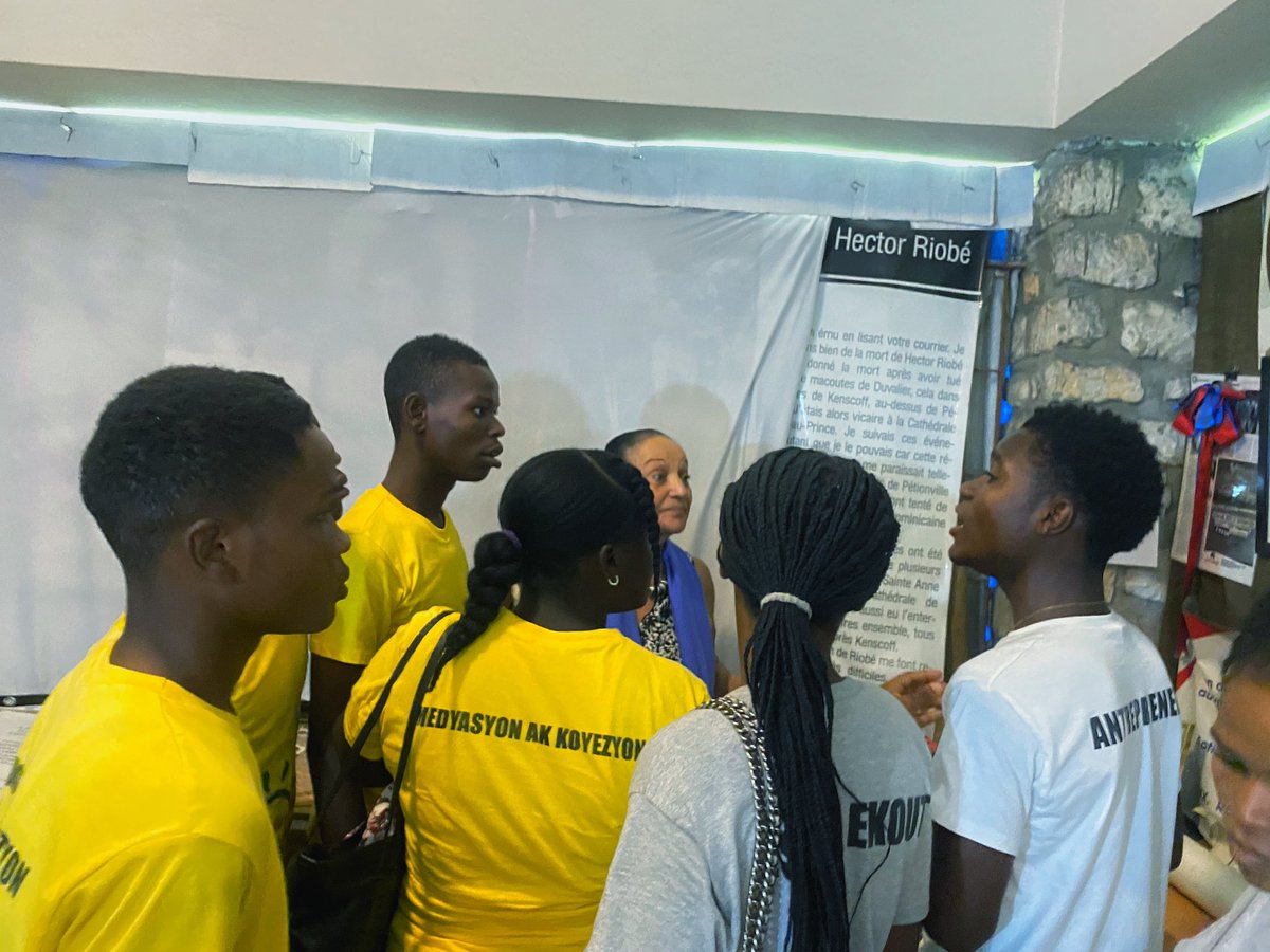 ImpacteHT's tweet photo. À travers le programme « Nou se Avni Peyi a, Ann Angaje n pou Chanjman », nous avons renforcé la conscience, la résilience, le développement personnel et professionnel, la culture et l’engagement citoyen de notre jeunesse.
#ImpacteHT #ChanjmanBèlNapFèl #CiteSoleil #OEA #Canada https://t.co/zWrw2SZfmH