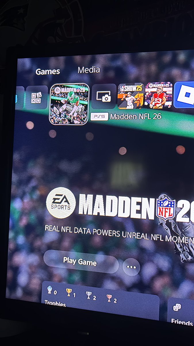 redsox_burner's tweet photo. Playing some Madden for my #FunThing @Section10Pod @Steve_Perrault https://t.co/ZWK6ejpJib