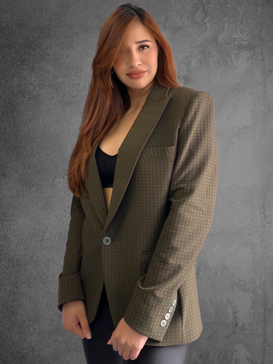 El bienestar no es un camino solitario.
Es una red de personas que se inspiran unas a otras.
Cada prenda GoToGym nace para acompañarte en esa conexión.