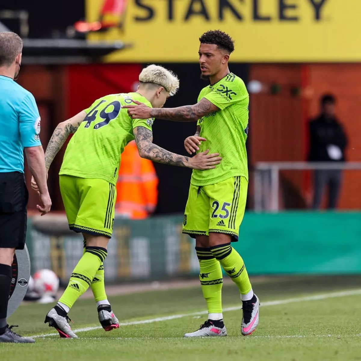 .<a href="/SpursOfficial/">Tottenham Hotspur</a> may I interest you in some top quality left wingers 🤝