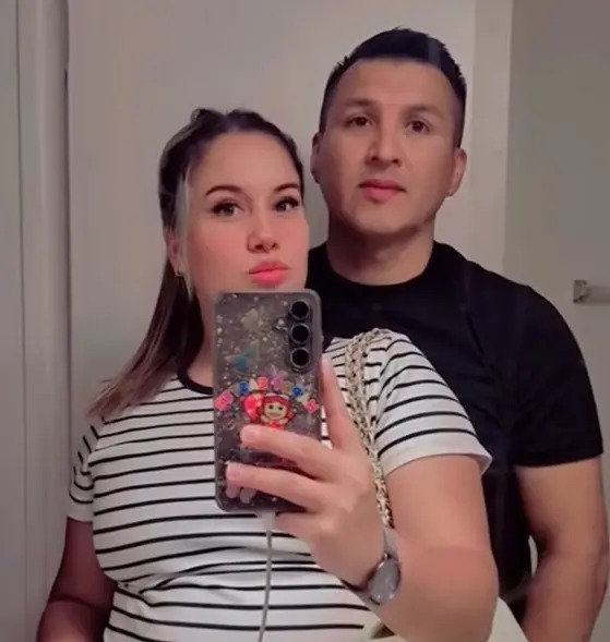 Libs of TikTok (@libsoftiktok) on Twitter photo OMG
Jossimar Cabrera claimed that his missing wife, Sheylla Guitierrez, was detained by ICE. However, surveillance footage of Jossimar's home shows him dragging around a body-sized bag.
Police later found his wife's body in the woods.
Jossimar has since fled the country to OMG
Jossimar Cabrera claimed that his missing wife, Sheylla Guitierrez, was detained by ICE. However, surveillance footage of Jossimar's home shows him dragging around a body-sized bag.
Police later found his wife's body in the woods.
Jossimar has since fled the country to