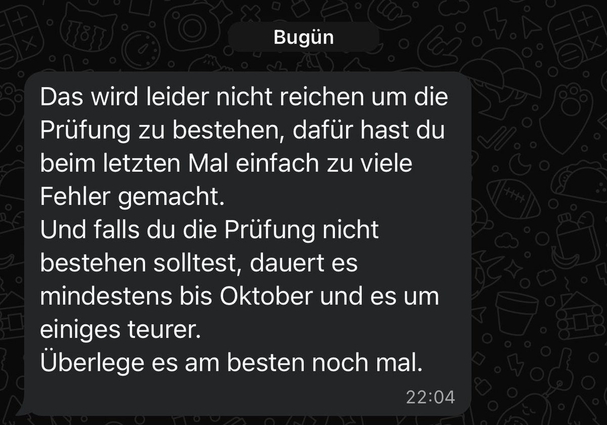 BomberHalid's tweet photo. Orospu evladı sürüş hocası beni alttan tehdit ediyor. Çok fazla hatan vardı böyle sınavdan kalırsın sonra ekimde anca ehliyeti alırsın falan diyor. Türkiye’de sikimle kullanıyordum o arabayı piç kurusu ama neyse alalım bir ders daha ters düşmeyelim. https://t.co/HfqS5ACuIB