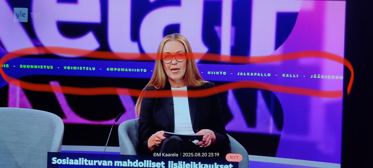 Kaaremi's tweet photo. Miksi @Yleisradio A-Studion taustalla pyörii lista urheilulajeista? https://t.co/B2BDTt73Nc
