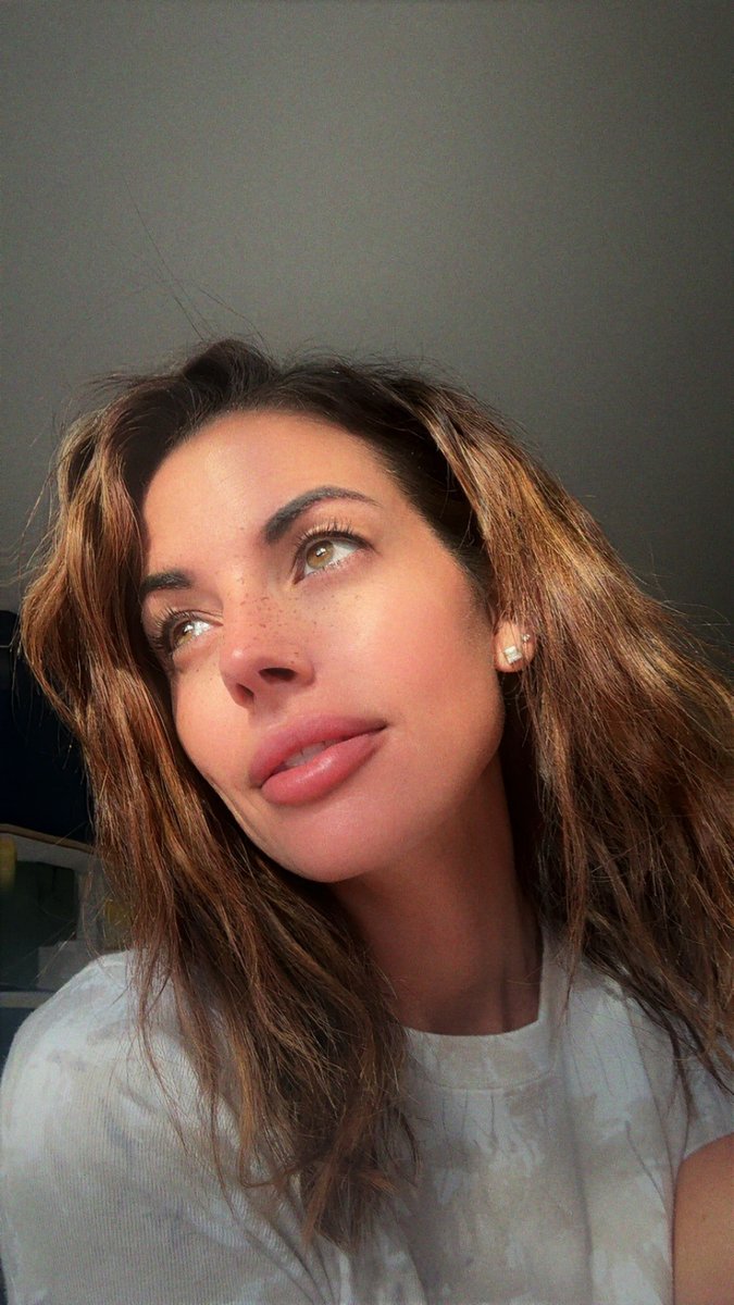 itsskylerdawnx's tweet photo. Midweek reminder to find the light 🌞
#MidweekGlow #WednesdaySunshine #KeepShining https://t.co/CUmaCJ3fQf