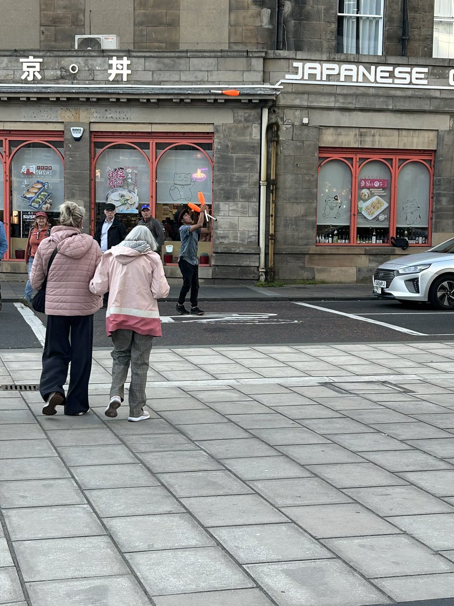 Tell me it’s August in Edinburgh without telling me it’s August in Edinburgh.
Yes, that’s the middle of a road while the lights were on red! #EdFringe2025