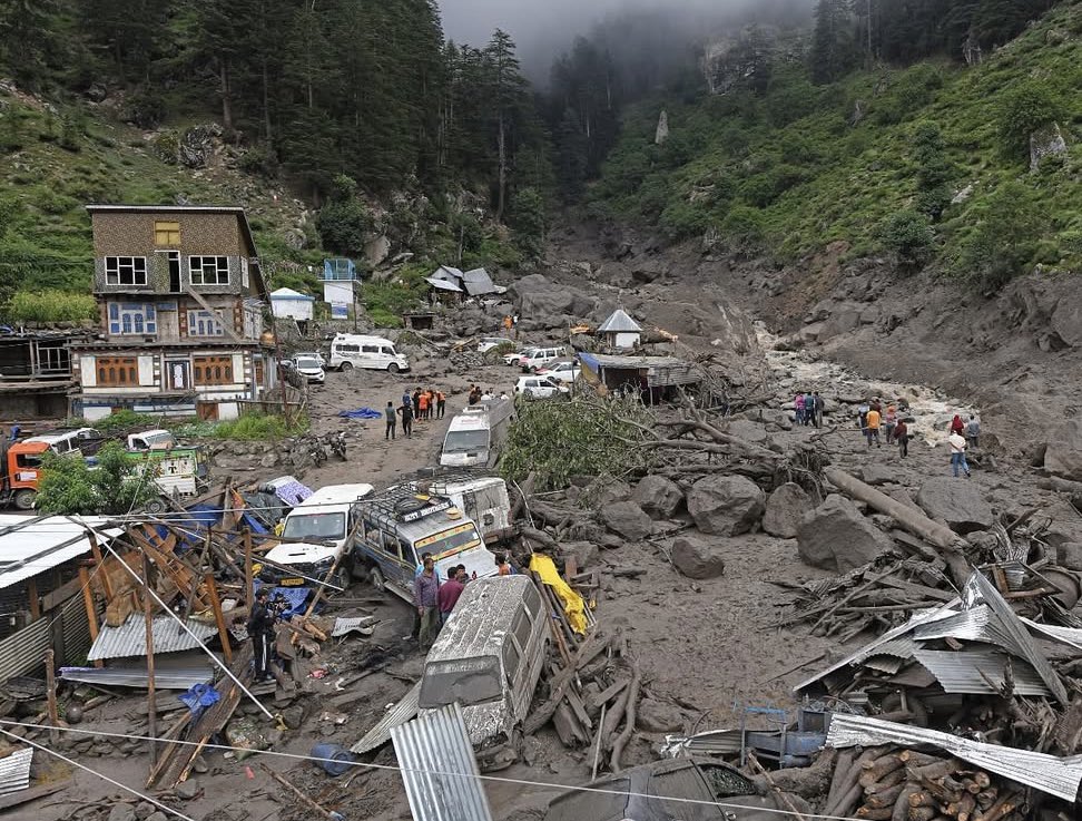 talktomydelts's tweet image. Tragedy in my hometown Kishtwar. These are my roots. To the families that are in distress, Myi chu gov sachi ta zahini ta’aziyat.  Wuchwan rooh hund rahat asei. 

#kishtwarcloudburst #JammuAndKashmir #lives #prayers
