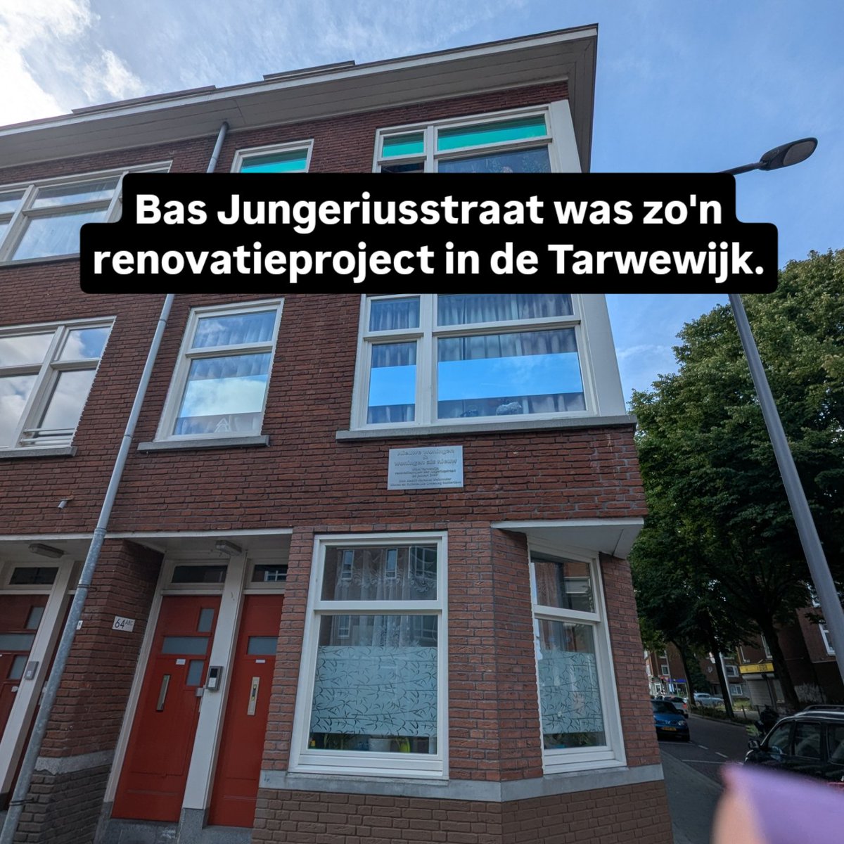 TARWEWIJK 🌾🌾
Vanmorgen liep ik samen met Marcel Verhoef een stukje door de Tarwewijk, samen met Marco Pastors van NPRZ.
Goed om weer in de wijk te zijn, te zien en te horen wat er hier allemaal gebeurt binnen het Programma Rotterdam Zuid.

Onderweg maakten we ook een praatje