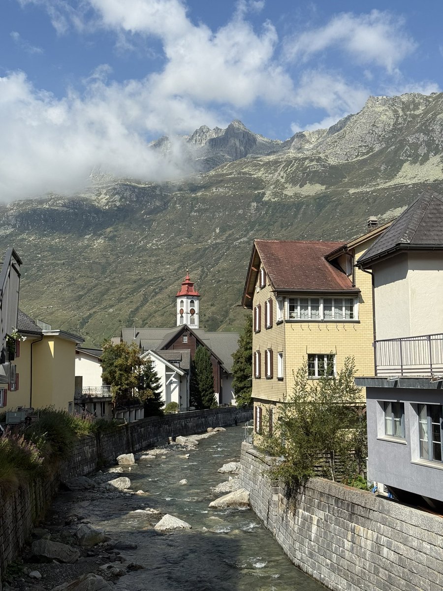 TheSwissPath.com tweet media