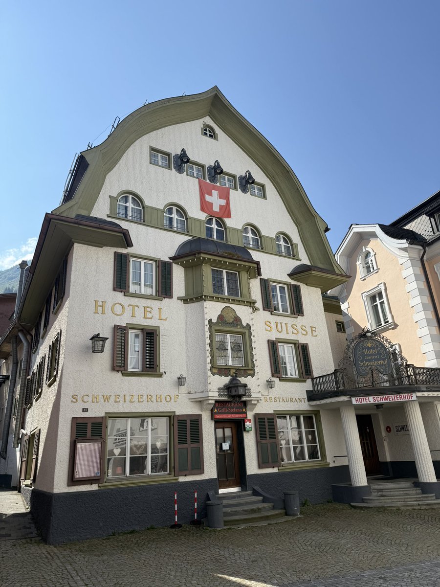 TheSwissPath.com tweet media