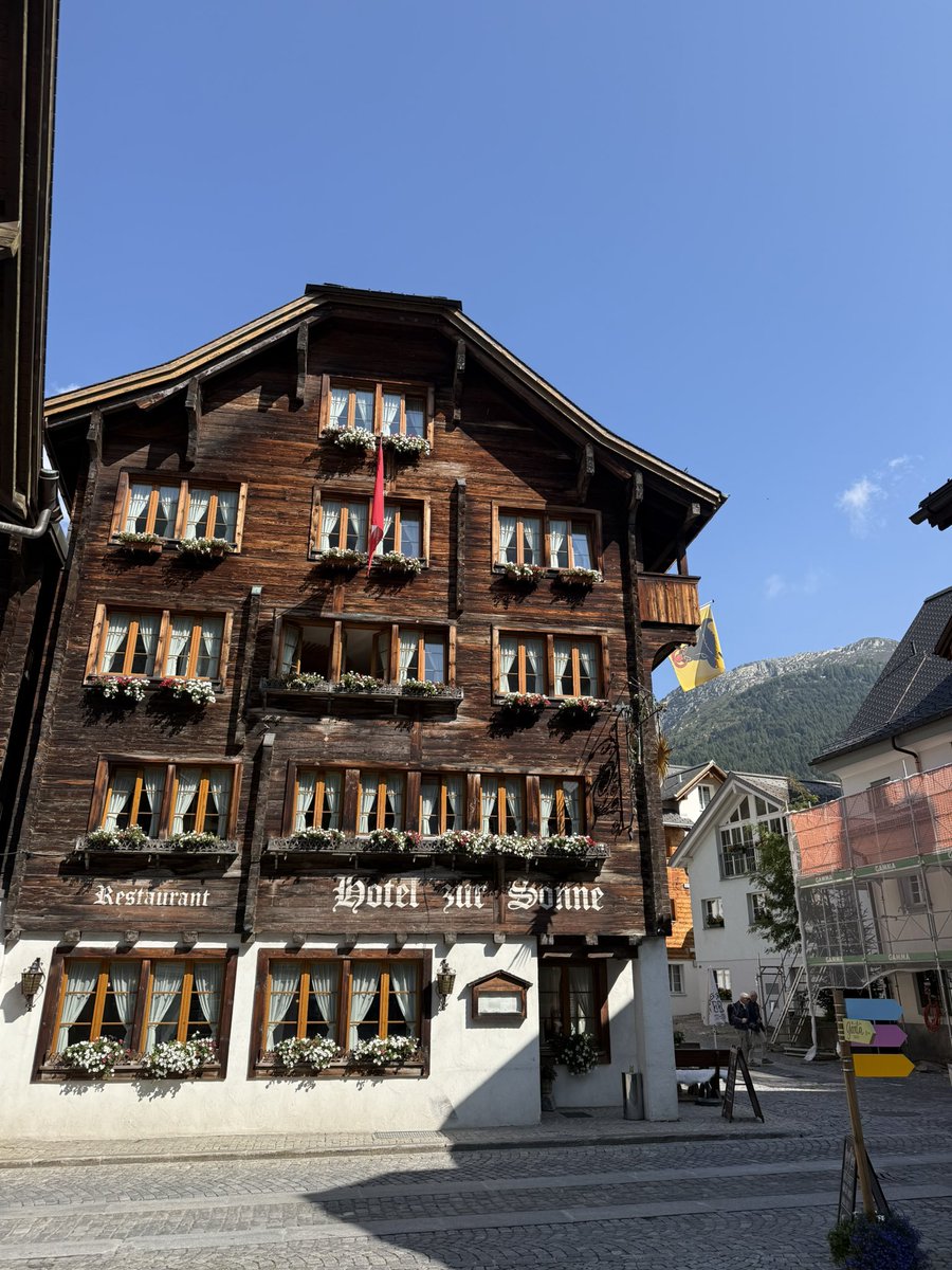 TheSwissPath.com tweet media