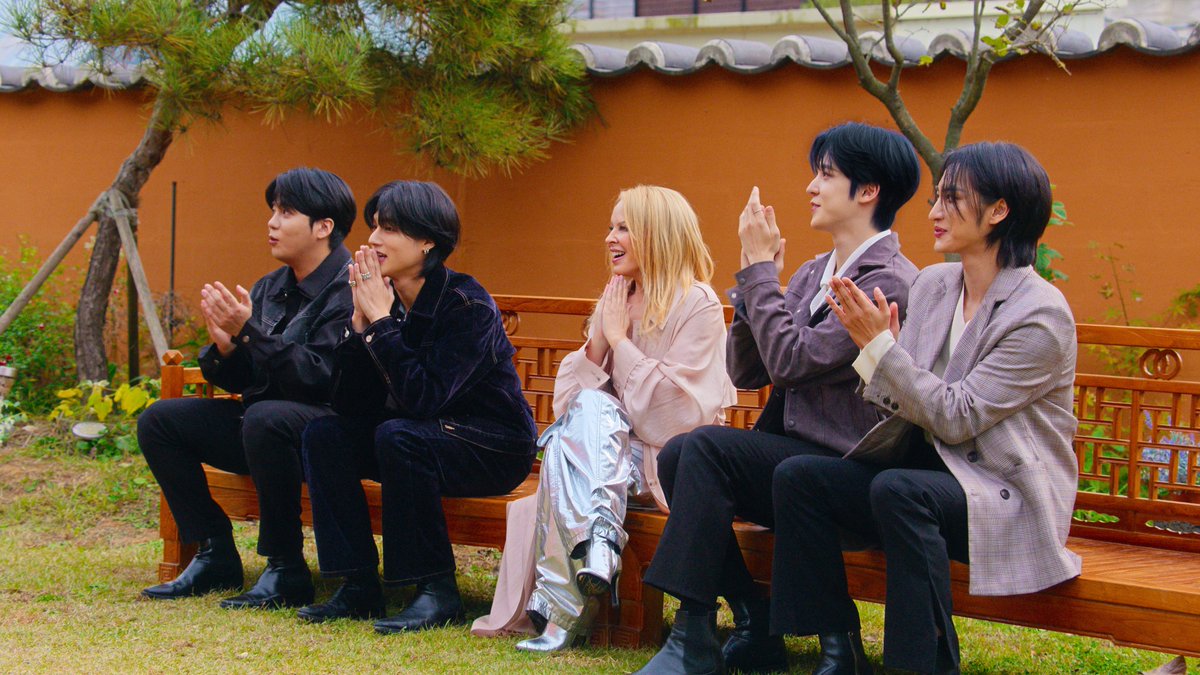 [📷] ATEEZ with J Balvin and Kylie Minogue for KPOPPED 

#ATEEZ #에이티즈 <a href="/ATEEZofficial/">ATEEZ(에이티즈)</a>