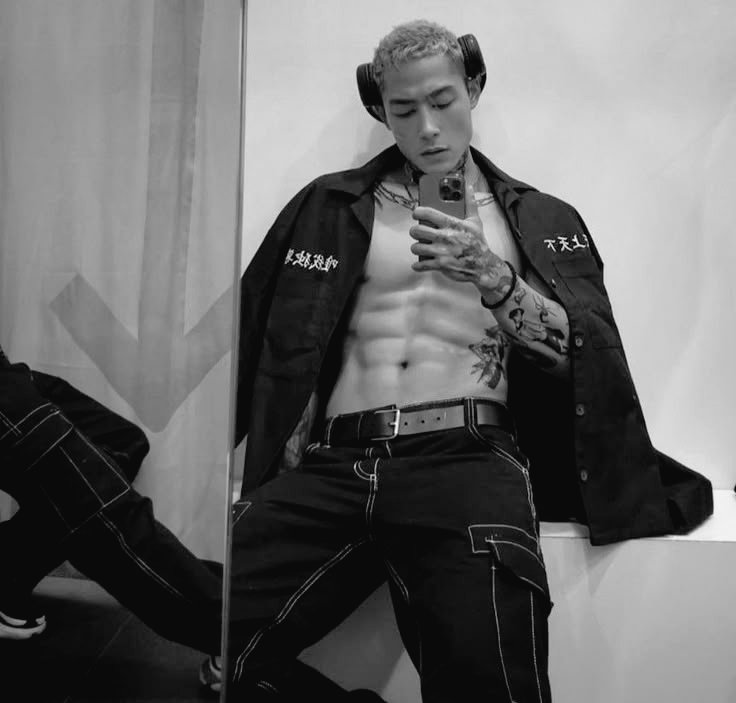 settvsani's tweet photo. ⠀⠀⠀⠀   𝐒𝙚𝙩𝙩 𝐕𝙚𝙨𝙨𝙖𝙣𝙞. 𝟭𝟵𝟴𝟱. 
⠀⠀⠀⠀ ⠀𝗁𝗈𝗆𝗈𝗌𝗌𝖾𝗑𝗎𝖺𝗅. 𝗧𝗢𝗣.
⠀⠀⠀⠀ ⠀𝗇𝗌𝖿𝗐 𝗋𝗉. 𝗵𝗮𝗿𝗱 &amp; 𝘁𝗮𝗯𝗼𝗼 𝗸𝗶𝗻𝗸𝘀.
⠀⠀ ⠀⠀⠀— 𝗳𝗶𝗴𝗵𝘁𝗲𝗿. 𝗉𝗈𝗋𝗇 𝗌𝗍𝖺𝗋. 
    ㅤ https://t.co/gbh25tIdf8
