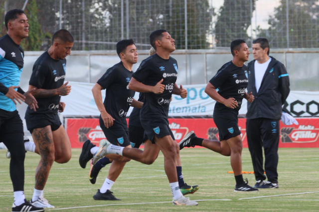 PublinewsGT's tweet photo. ⚽ Erick "el Kuki" Lemus: "El Salvador y Panamá son rivales muy difíciles". La Selección de Guatemala analiza los juegos de la eliminatoria.
¿Qué opinas?
#SeleccionMayor #ErickLemus #TriunfoAzul #VamosGuate
https://t.co/Ck52eBWVuP https://t.co/Lw61NLNtMO