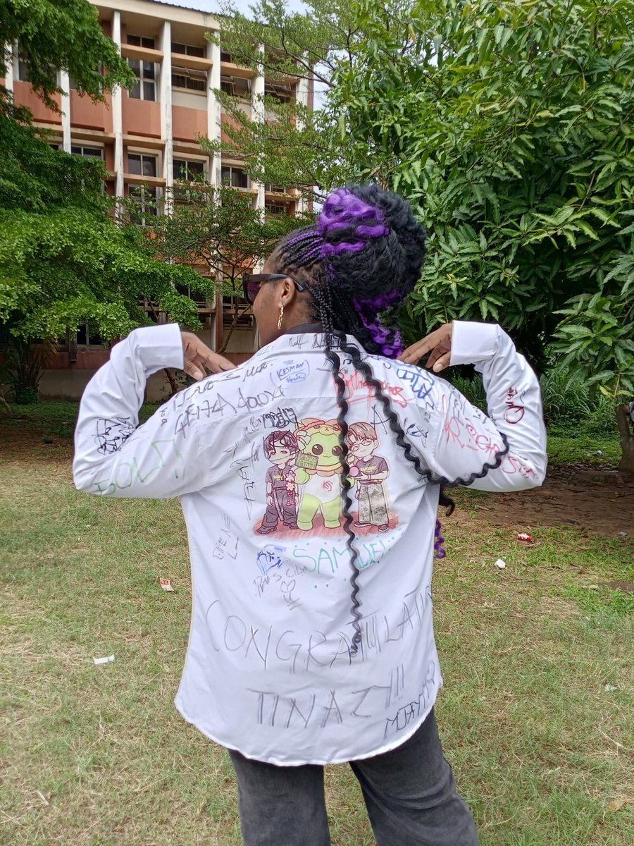 just_tinazy's tweet photo. The latest Peraya Engineer 🤭🔥🔥

I made sure I carried KristSingto and Kingman to my sign out 🤭❤️❤️
Cr: to the owner of the beautiful artwork on my shirt.

#Peraya 
#KristSingto https://t.co/BSaqfEv061