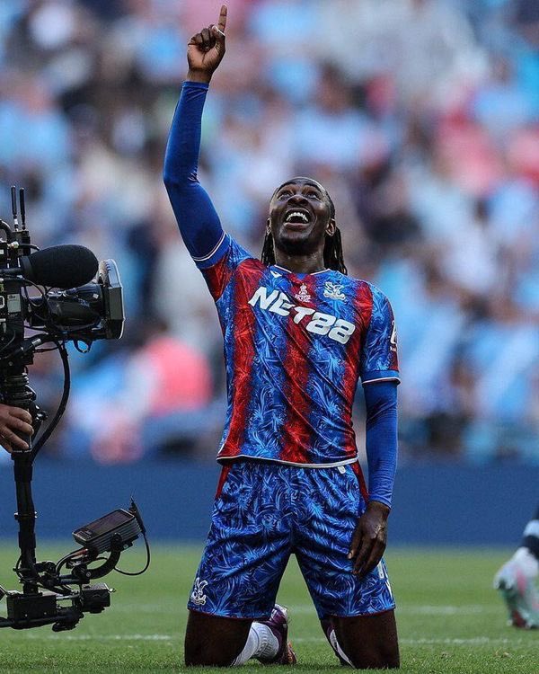 MalickAfc's tweet image. 🚨EZE TO ARSENAL 🔴⚪

For this great news, let's grow together 💪

- Drop your handles 👇 
- Follow anyone who likes your comment 
- Follow @MalickAfc for a quick follow back

REPOST FOR OTHERS, PLEASE 🙏⚪🔴

#COYG #AFC #Arsenal ❤️🤍