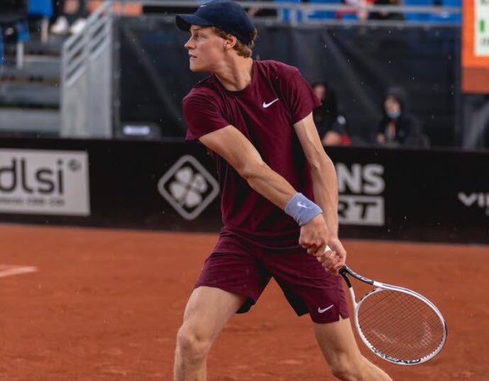 sinncedes's tweet image. maroon kit is so slay #RUNITBACK #FUCKNIKE