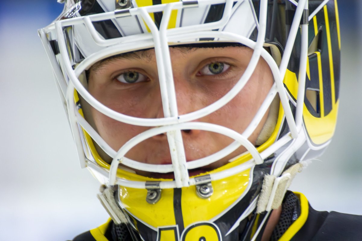 Max Karlsson klev fram med två straffmål mot Södertälje då Rasmus Korhonen glänste och Konstantin Komarek visade lite av sin fornstora klass framför solid VIK-defensiv vikfancentral.se/max-karlsson-k… via @vikfancentral