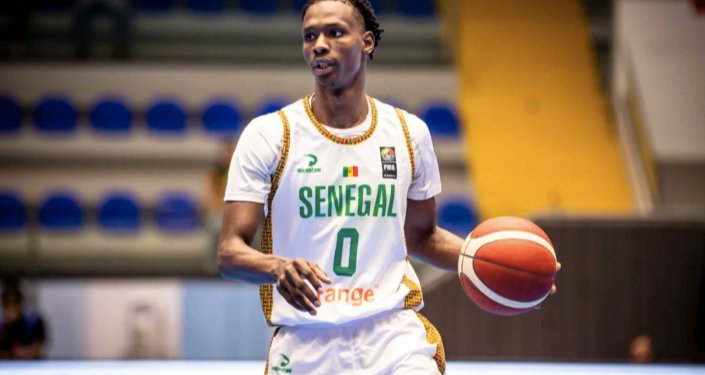 Piratas del Basket con Brancou Badio, en Angola, con <a href="/Joserra40albben/">José Ramón Alba Benlloch</a>  piratasdelbasket.net/piratas-del-ba… a través de @piratasbasket