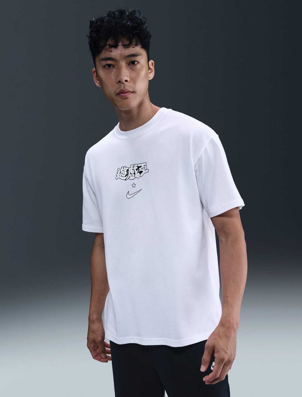 国内限定カラー　遊戯王　NIKE コラボTシャツ　XXLサイズ 遊戯王 NIKE tee 日本限定カラー M - メルカリ