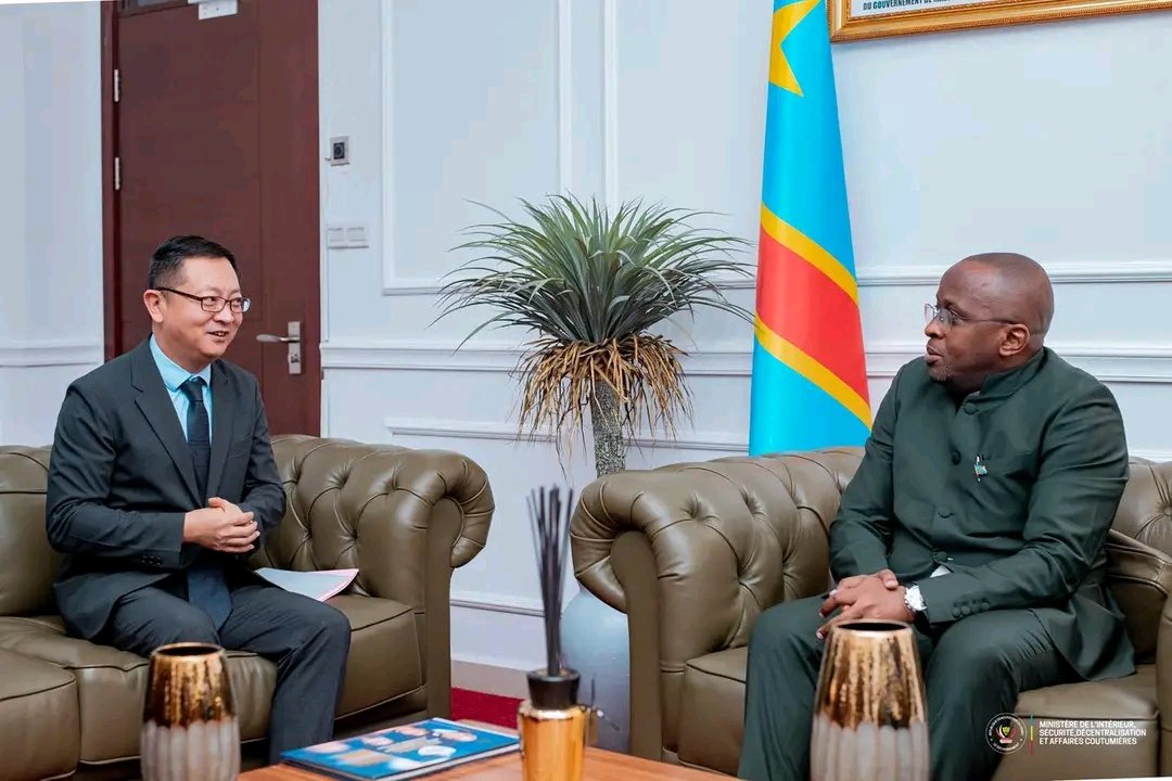 Dynamique Jacquemain Shabani-official (@dynamiquedjs) on Twitter photo #RDC : Le VPM de l'intérieur <a href="/shabani_lukoo/">SHABANI Lukoo J.</a> invité en Chine pour participer au Forum de coopération internationale sur la sécurité publique.
Le Vice-Premier Ministre, Ministre de l’Intérieur, Sécurité, Décentralisation et Affaires coutumières, Jacquemain Shabani Lukoo, a reçu ce #RDC : Le VPM de l'intérieur <a href="/shabani_lukoo/">SHABANI Lukoo J.</a> invité en Chine pour participer au Forum de coopération internationale sur la sécurité publique.
Le Vice-Premier Ministre, Ministre de l’Intérieur, Sécurité, Décentralisation et Affaires coutumières, Jacquemain Shabani Lukoo, a reçu ce