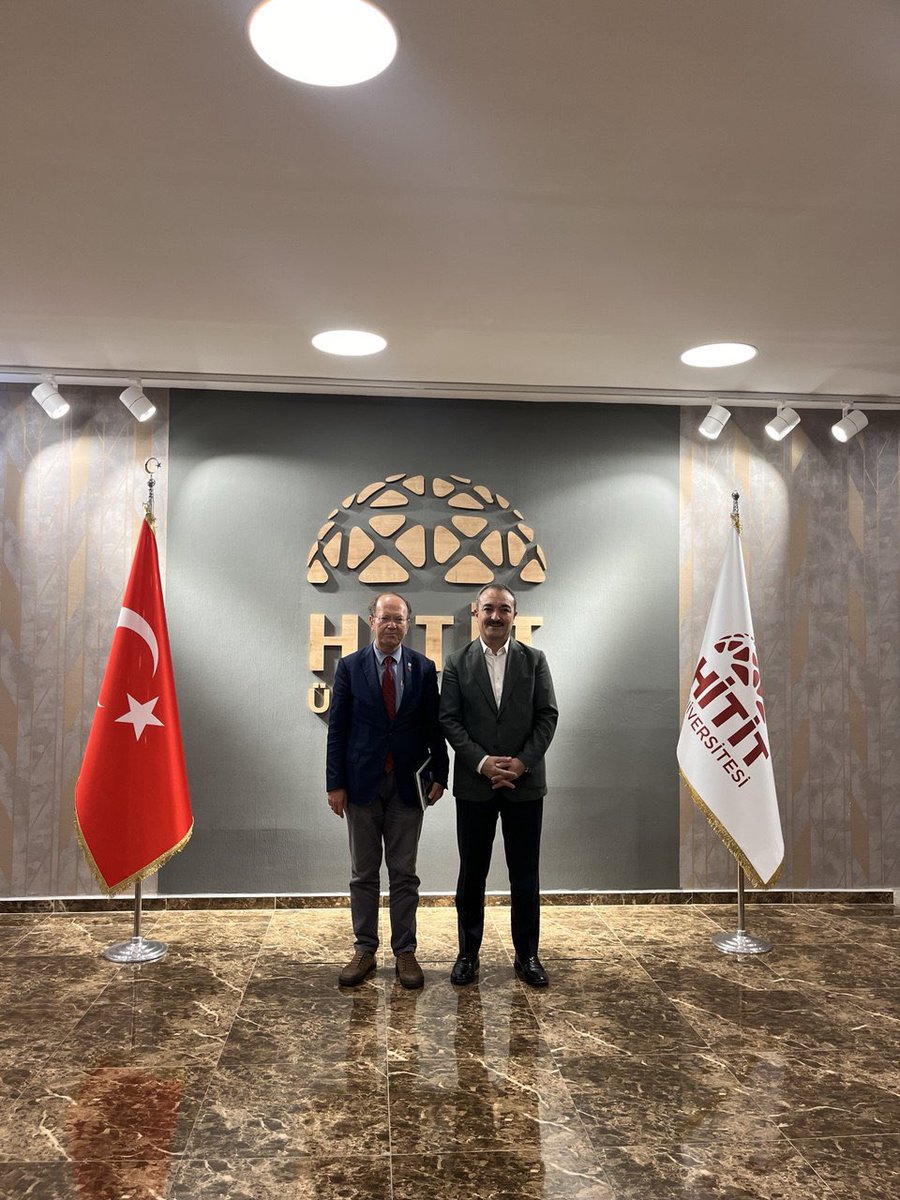 yusuf kaplan (@yenisafakwriter) on Twitter photo Hitit Üniversitesi rektörü <a href="/ProfAliOzturk/">Ali Osman Öztürk</a> hocamızı ziyaret ettik.
Küresel ölçekte üniversite eğitiminin gittiği yeri ve ülkemizdeki eğitim sisteminin derin sorunlarını derinlemesine konuştuk.
Çorum Kampımıza verdiği manevî destekten ötürü rektör hocamıza yürekten teşekkür Hitit Üniversitesi rektörü <a href="/ProfAliOzturk/">Ali Osman Öztürk</a> hocamızı ziyaret ettik.
Küresel ölçekte üniversite eğitiminin gittiği yeri ve ülkemizdeki eğitim sisteminin derin sorunlarını derinlemesine konuştuk.
Çorum Kampımıza verdiği manevî destekten ötürü rektör hocamıza yürekten teşekkür