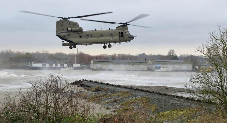 verticalavi's tweet photo. #SoundOfService(NL Times (NL): Netherlands to deploy firefighting Chinooks to Spain - The Netherlands military is sending two Boeing CH-47s and 60 soldiers to help battle wildfires in Spain.
.
.
.
#VAI
#News
👉 Link to the news:
https://t.co/VcKdI6sstZ https://t.co/7KGyiJUS1x