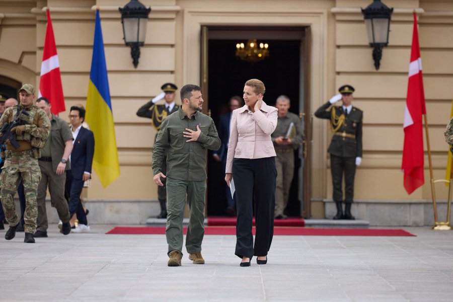 „Ich vertraue Russland keine Sekunde und warne alle davor, seinem Wort zu viel Bedeutung beizumessen.“
(Mette Frederiksen, Dänemarks Premierministerin)

🧵 1/2