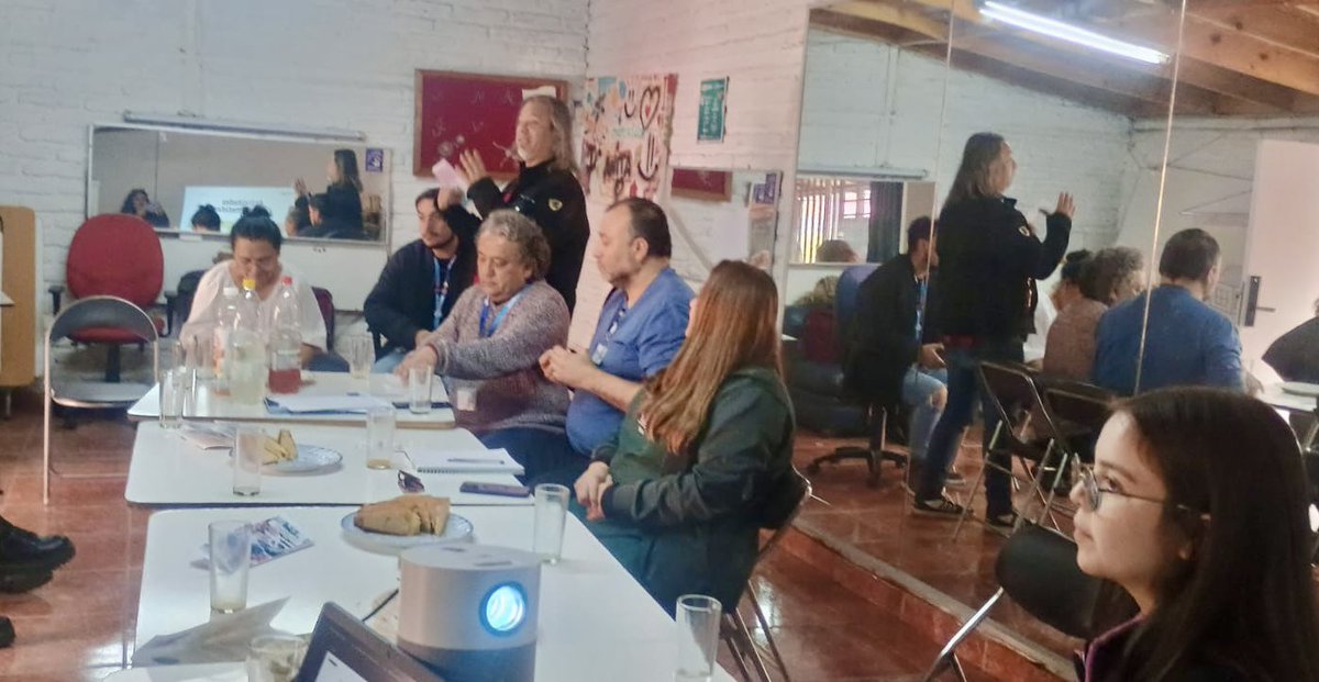 Ayer participamos en la Mesa Territorial Rani realizada por el CESFAM Villa O’Higgins, aportando también con nuestra experiencia comunitaria y un taller de prevención de recaídas 👍🏼