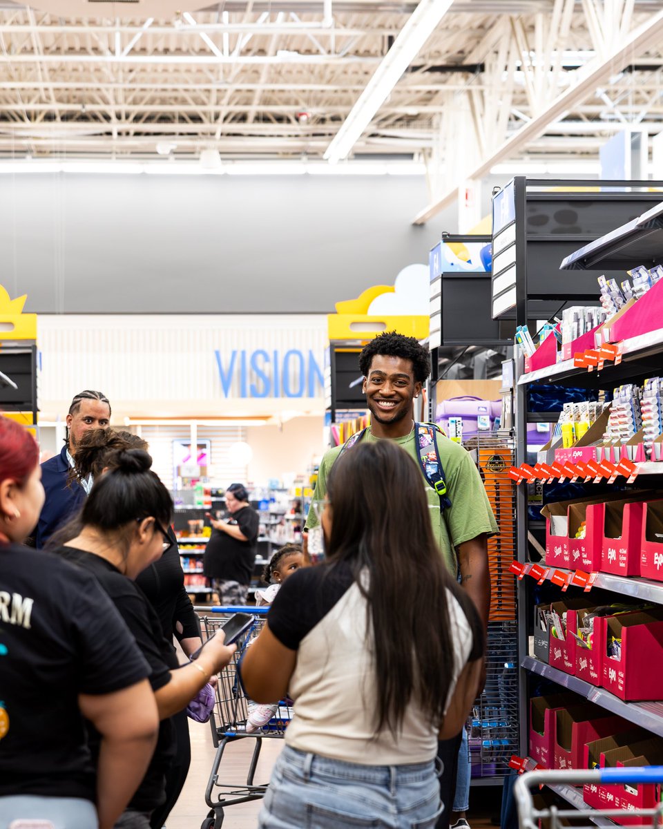 utahjazz's tweet photo. back-to-school shopping is better with @bricepsensa π«ΆπβοΈ
#TakeNote | #CommunityObsessed https://t.co/q6AgshTKdl
