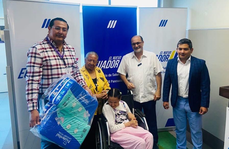 “Con estas acciones avanzamos en la construcción de una sociedad más inclusiva, solidaria y justa, donde el respeto a la dignidad de las personas es nuestra prioridad” señaló el coordinador Zonal. 

Entregamos:
✅ Sillas de ruedas 🦽
✅ Sillas posturales infantiles 🦼
✅ Pañales