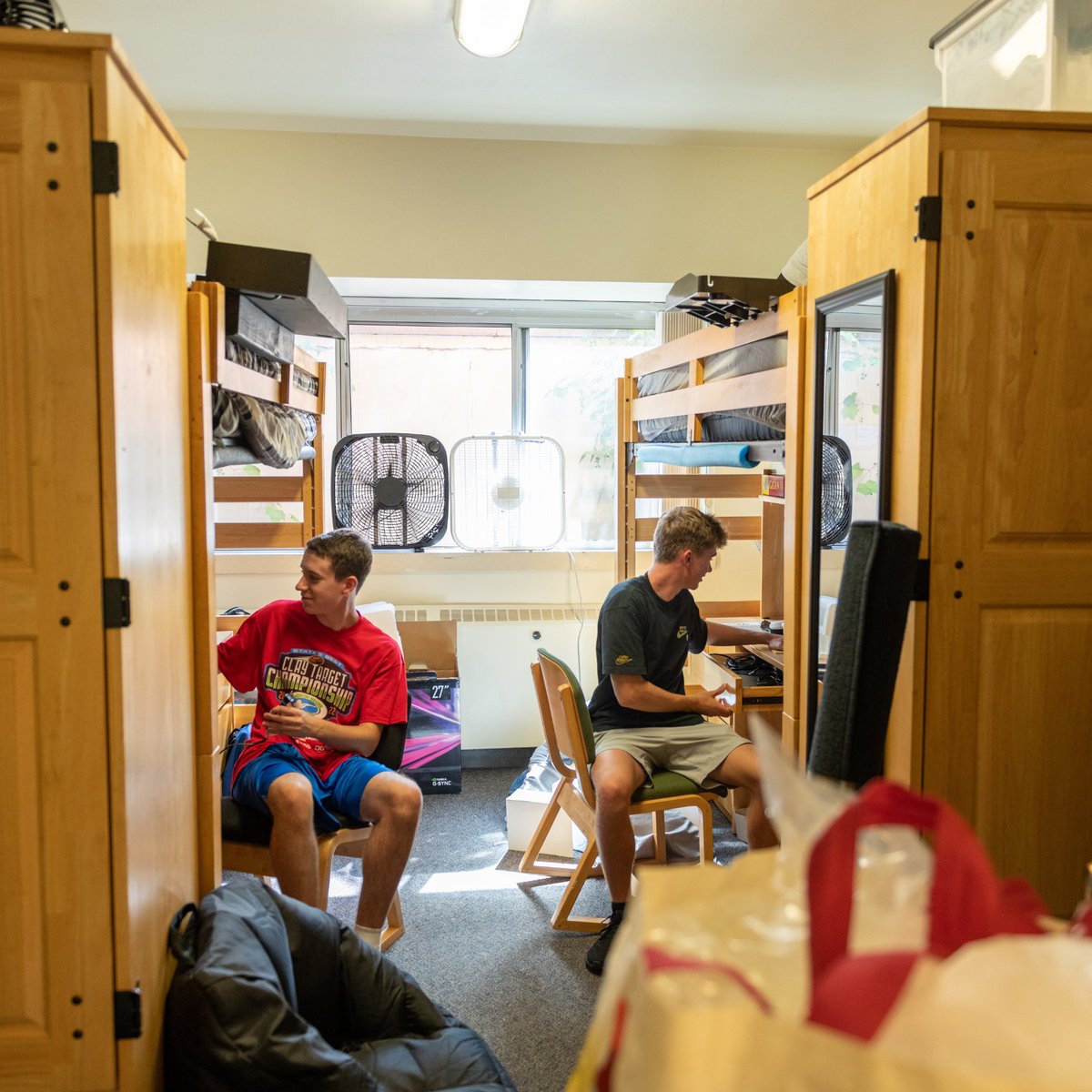 mtu_computing's tweet image. Dorm, sweet dorm. 🏡✨
Whether you’re settling in for the first time or returning for another year, we’re excited to welcome all Huskies back to campus. Here’s to making Michigan Tech your home away from home.
#MichiganTech #HuskyLife #WelcomeBack #CampusLife