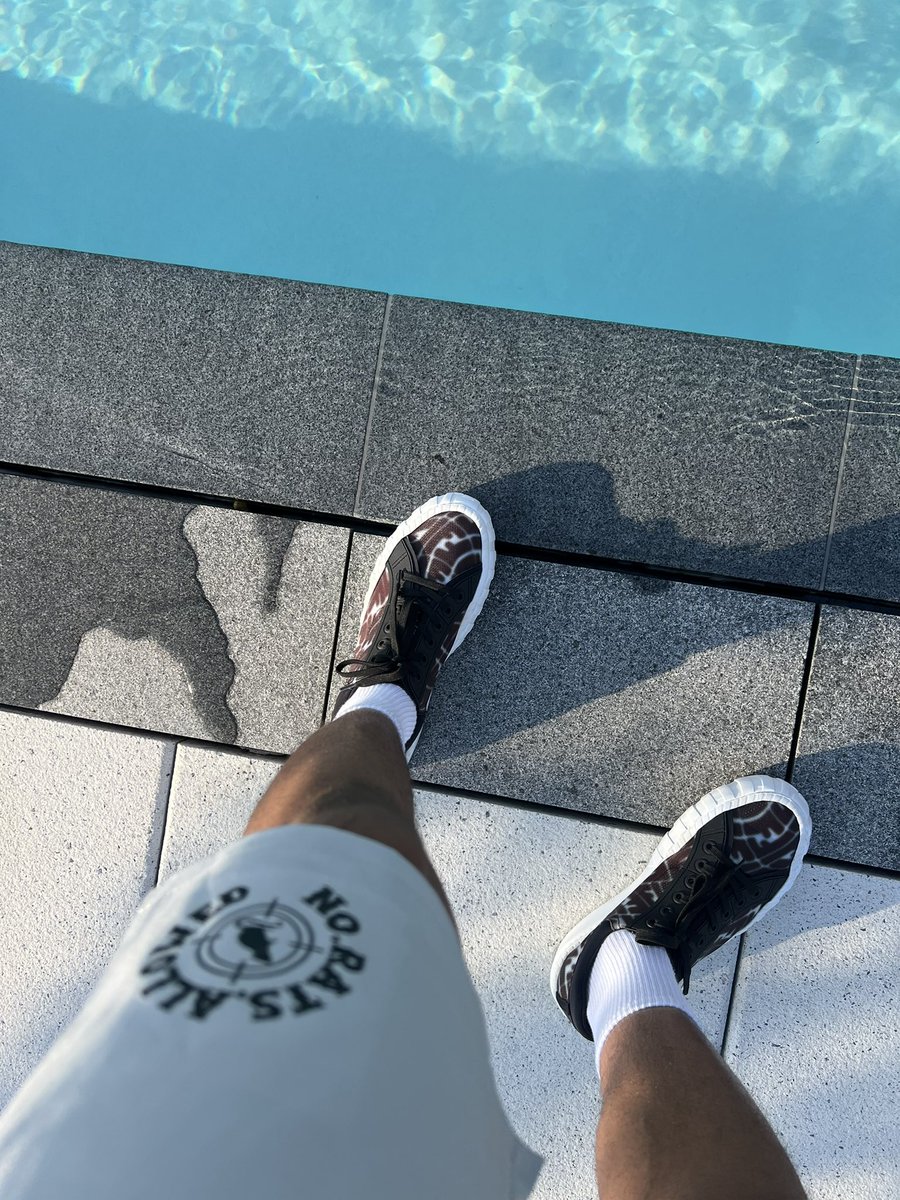 200_digits's tweet image. My trap stay open