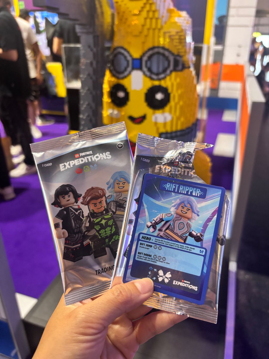 👋 🍔 If you’re a LEGO Fortnite fan, come say hi to me at the Durrr Burger Restaurant at #Gamescom2025  and I might have a very special item just for you! 

Look out for the Peely 🍌
<a href="/LEGOFortnite/">LEGO Fortnite</a> <a href="/LEGO_Group/">LEGO</a>
