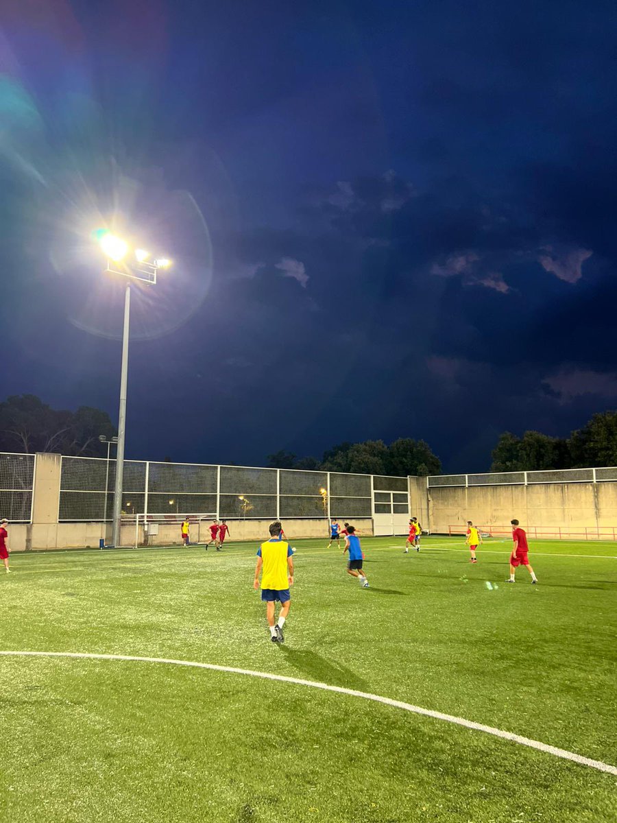 CF Olímpic LaGarriga (@cfolimpic) on Twitter photo COMENCEM🔴🔴
Avui ha començat la pretemporada tant el Primer Equip com el Filial per preparar-se per les seves respectives lligues a Tercera Catalana. 
#CFOLG
#goreds🔴🔴 COMENCEM🔴🔴
Avui ha començat la pretemporada tant el Primer Equip com el Filial per preparar-se per les seves respectives lligues a Tercera Catalana. 
#CFOLG
#goreds🔴🔴