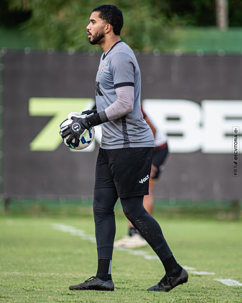 ECVitoria's tweet image. Treino de quarta-feira concluído. 🔴⚫️🦁

📸: Victor Ferreira | EC Vitória 

#PegaLeão #PorNossaHistória #Brasileirão2025 #JogaremosJuntos