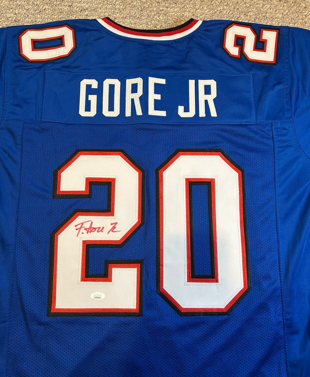 kevin_siracuse's tweet photo. 🚨 #Bills PRESEASON GIVEAWAY 🚨

I am giving away this signed Frank Gore Jr. jersey! To win, you must:

1.) Follow me
2.) Retweet this
3.) Subscribe to my YouTube channel 👇

https://t.co/0i7EycLWTH

Winner will be announced Sunday night! Good luck and Go Bills!

#BillsMafia | #GoBills