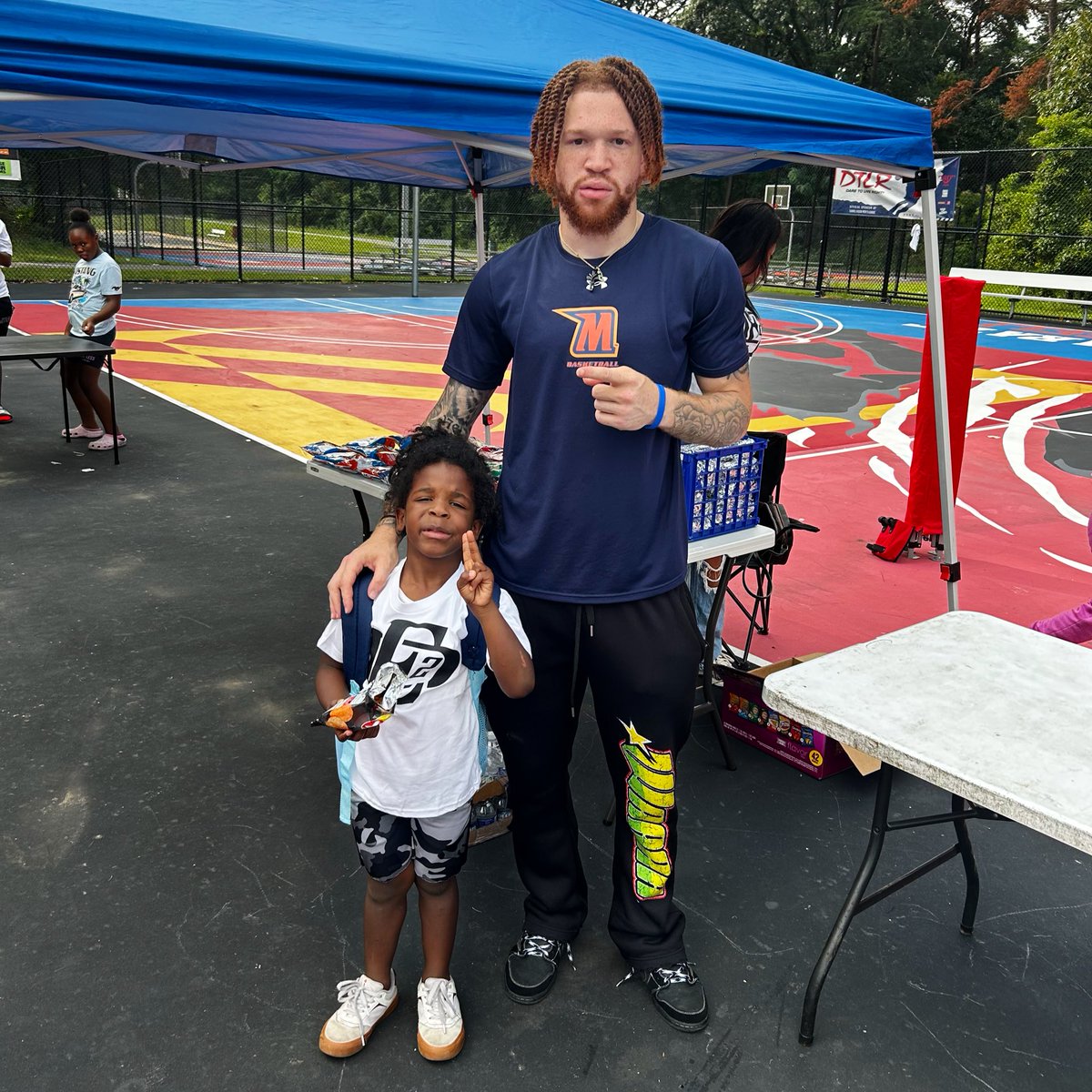 DavonUsher's tweet photo. Very successful event for our client Elijah Davis ( @1mraac ), on his 1st back to school drive in his community!
Thank you to all the families that came out!
#ED2 https://t.co/zf5pj9mICd