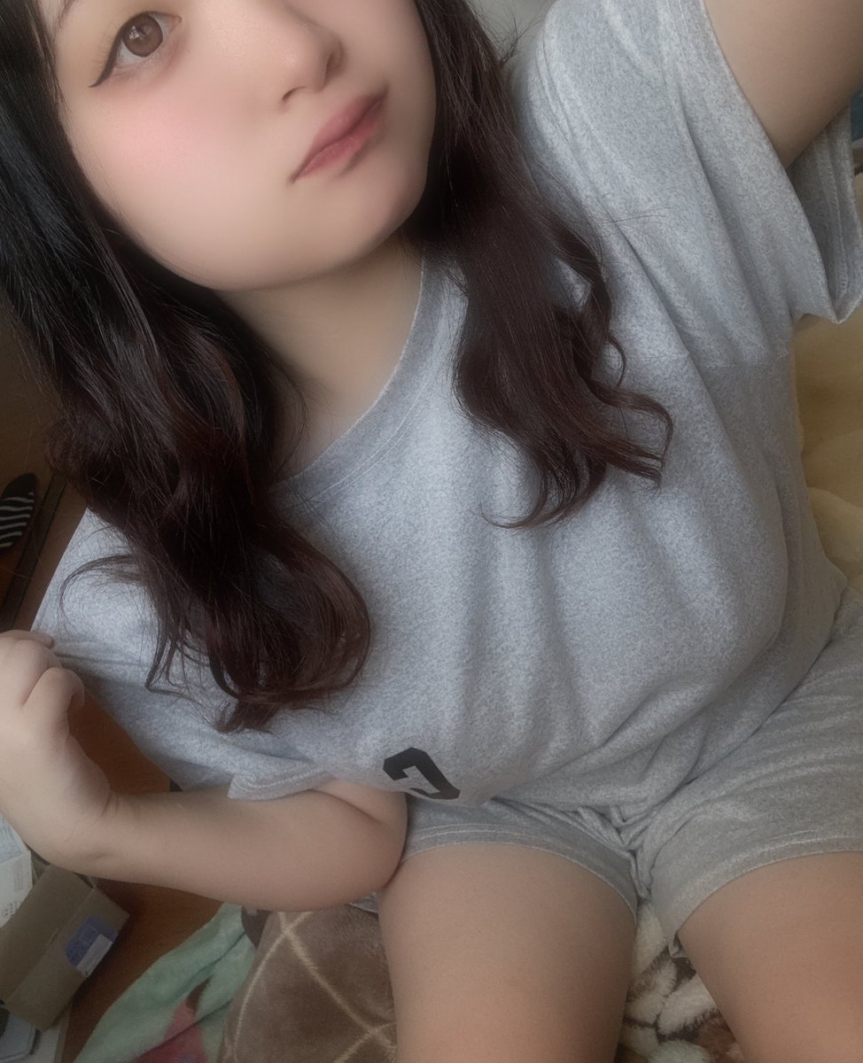 b0220u's tweet photo. 22歳になりました♡✨

これからはもっと

人生頑張って生きます https://t.co/nAswxEUbeB