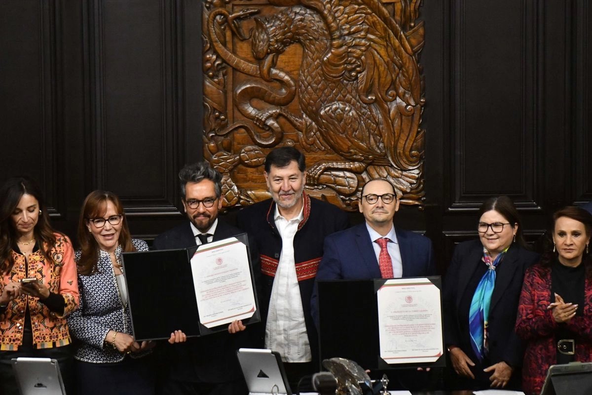 Que emoción la ratificación por <a href="/senadomexicano/">Senado de México</a> de dos grandes profesionales de los que puedo confirmar su gran compromiso por México. 🇲🇽🙌🏻

Queridos <a href="/genarolozano/">Genaro Lozano 🌈</a> y <a href="/fdelatg/">Francisco de la Torre 🥑</a>, serán una excelente representación de nuestro país en el exterior.  Les deseo el mayor de los éxitos 👏🏻
