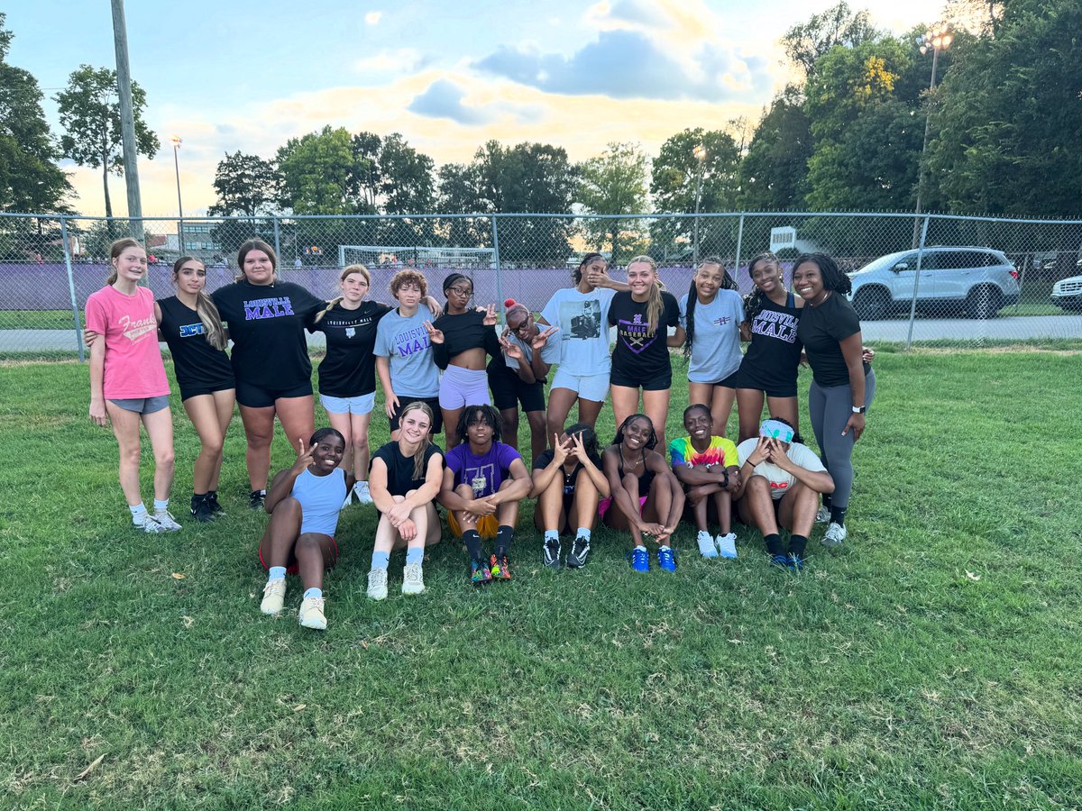 Louisville_MaleGFF tweet media