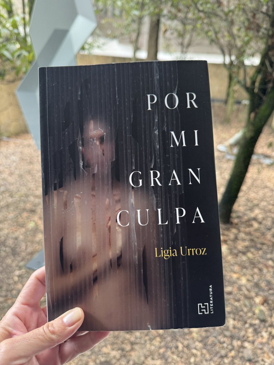 Ligiaurroz's tweet photo. Con inmensa alegría les comparto la publicación de mi nueva novela, Por mi gran culpa. 
Novela ambientada en el siglo XIX que narra el abuso de un alto jerarca de la iglesia católica y el viaje de una joven que lucha contra una sociedad conservadora y el estigma de la culpa. https://t.co/Zoq9luHqA4